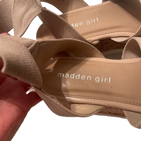 Madden Girl Platform Shoes Tan Strappy size 6M - Picture 2 of 6